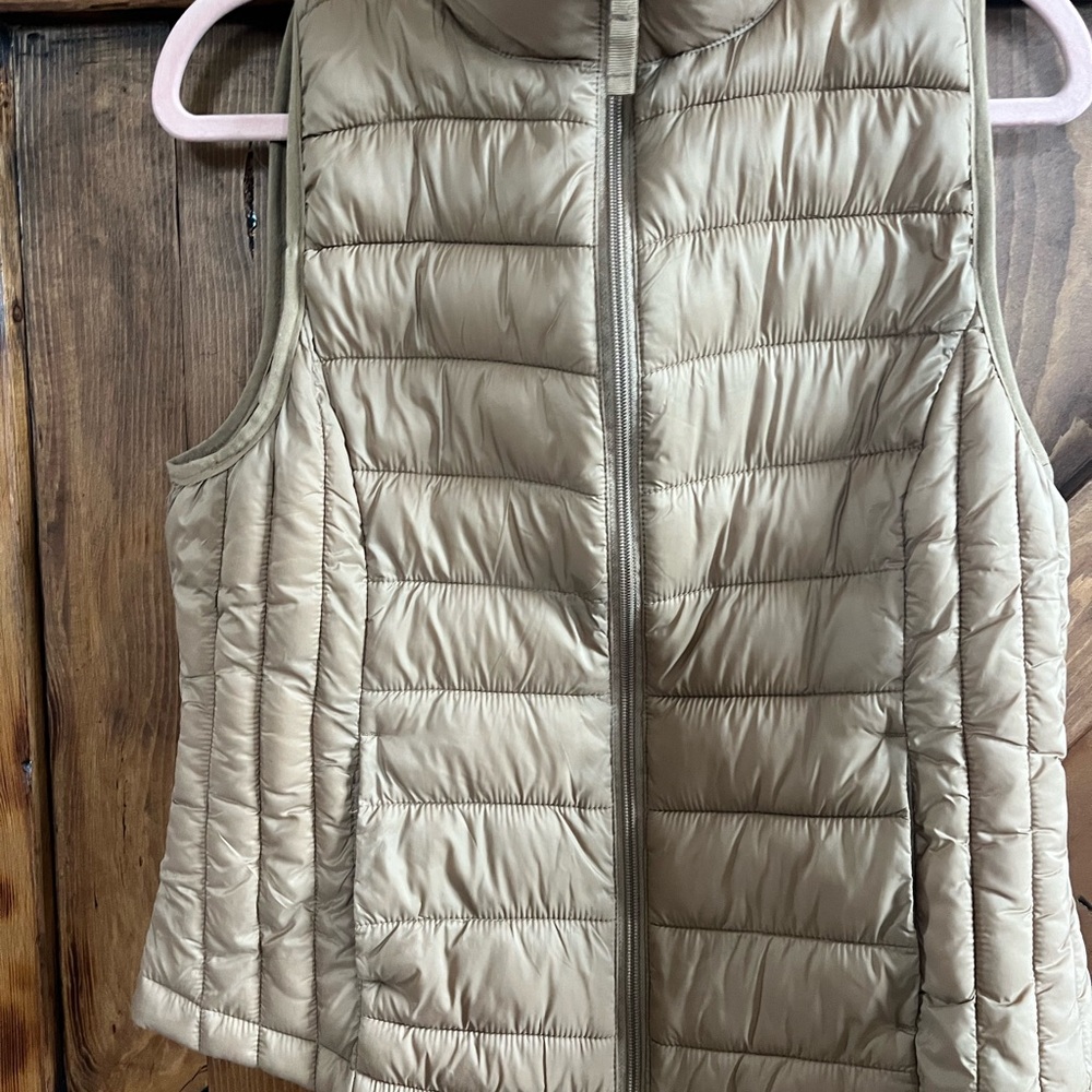 Women's Tan Puffer Vest